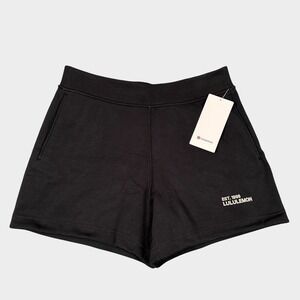 New Lululemon Heavyweight Fleece Sweatshort 5" Inseam Women Large Black LW7DAHS